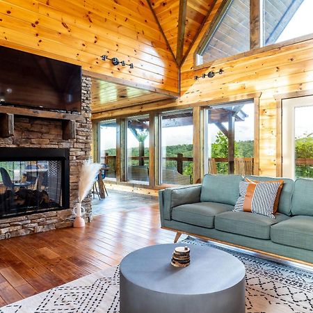The Solstice - Amenities Galore Mountain Retreat 개틀린버그 외부 사진