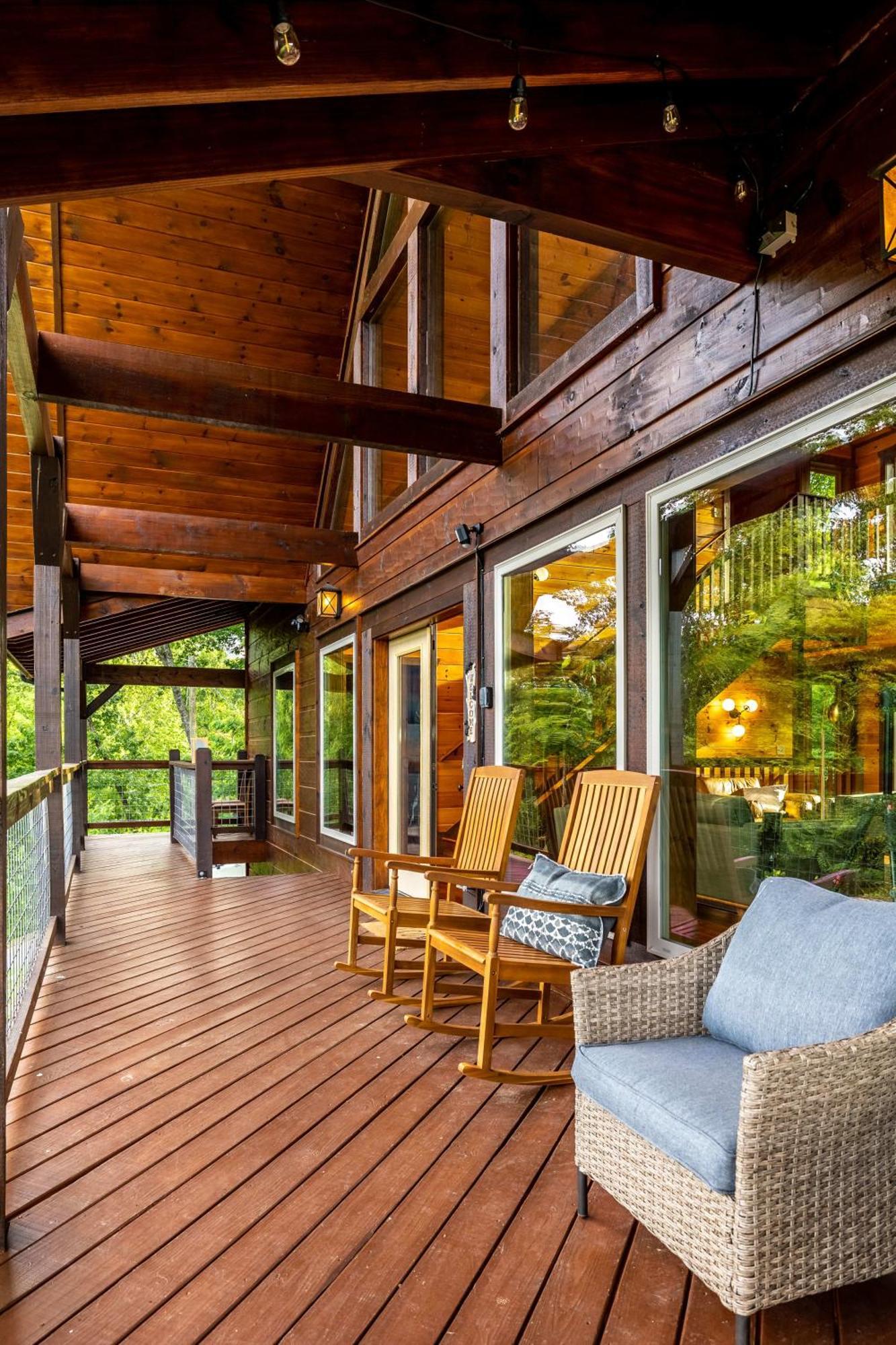 The Solstice - Amenities Galore Mountain Retreat 개틀린버그 외부 사진