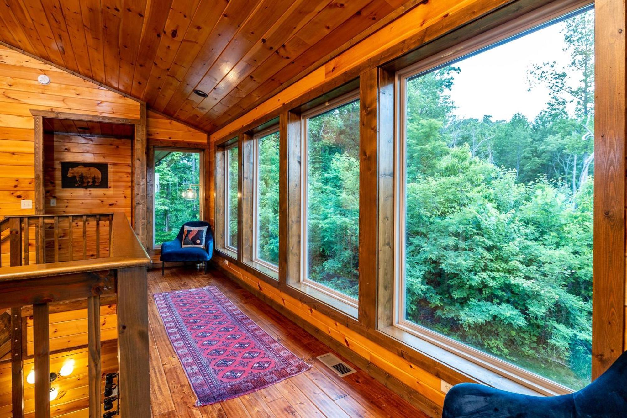 The Solstice - Amenities Galore Mountain Retreat 개틀린버그 외부 사진