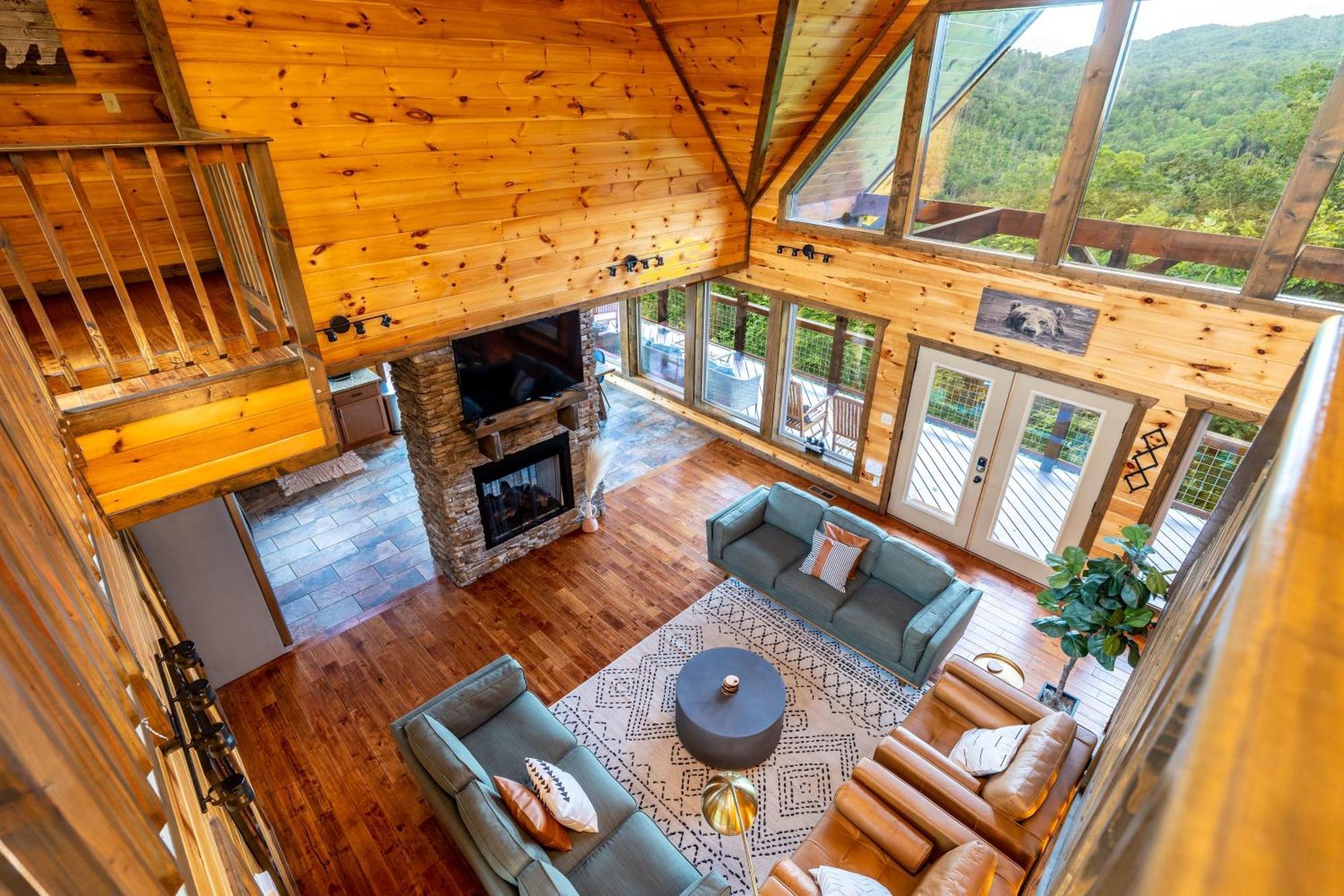 The Solstice - Amenities Galore Mountain Retreat 개틀린버그 외부 사진