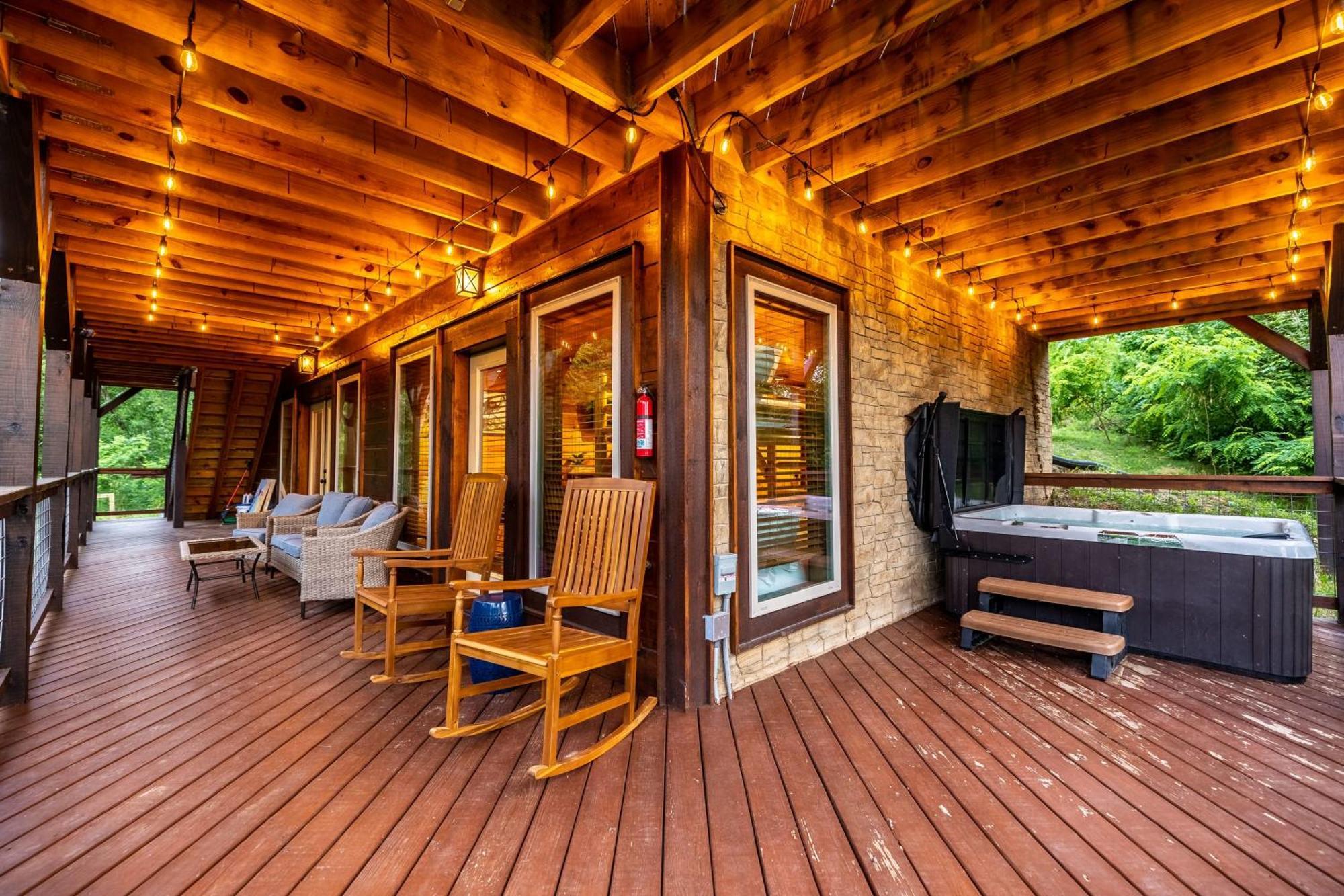 The Solstice - Amenities Galore Mountain Retreat 개틀린버그 외부 사진