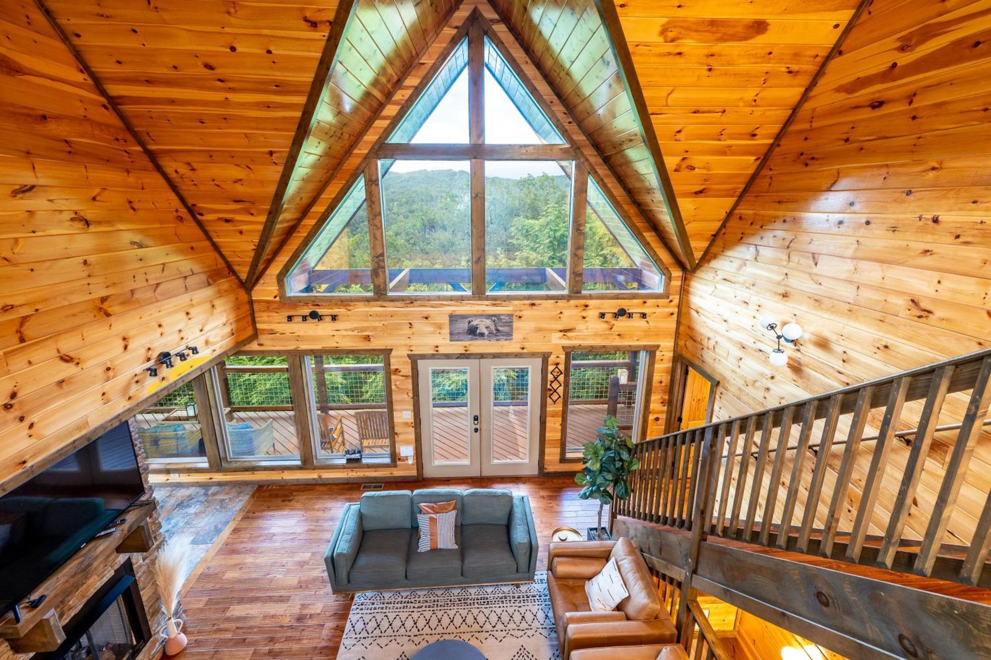 The Solstice - Amenities Galore Mountain Retreat 개틀린버그 외부 사진