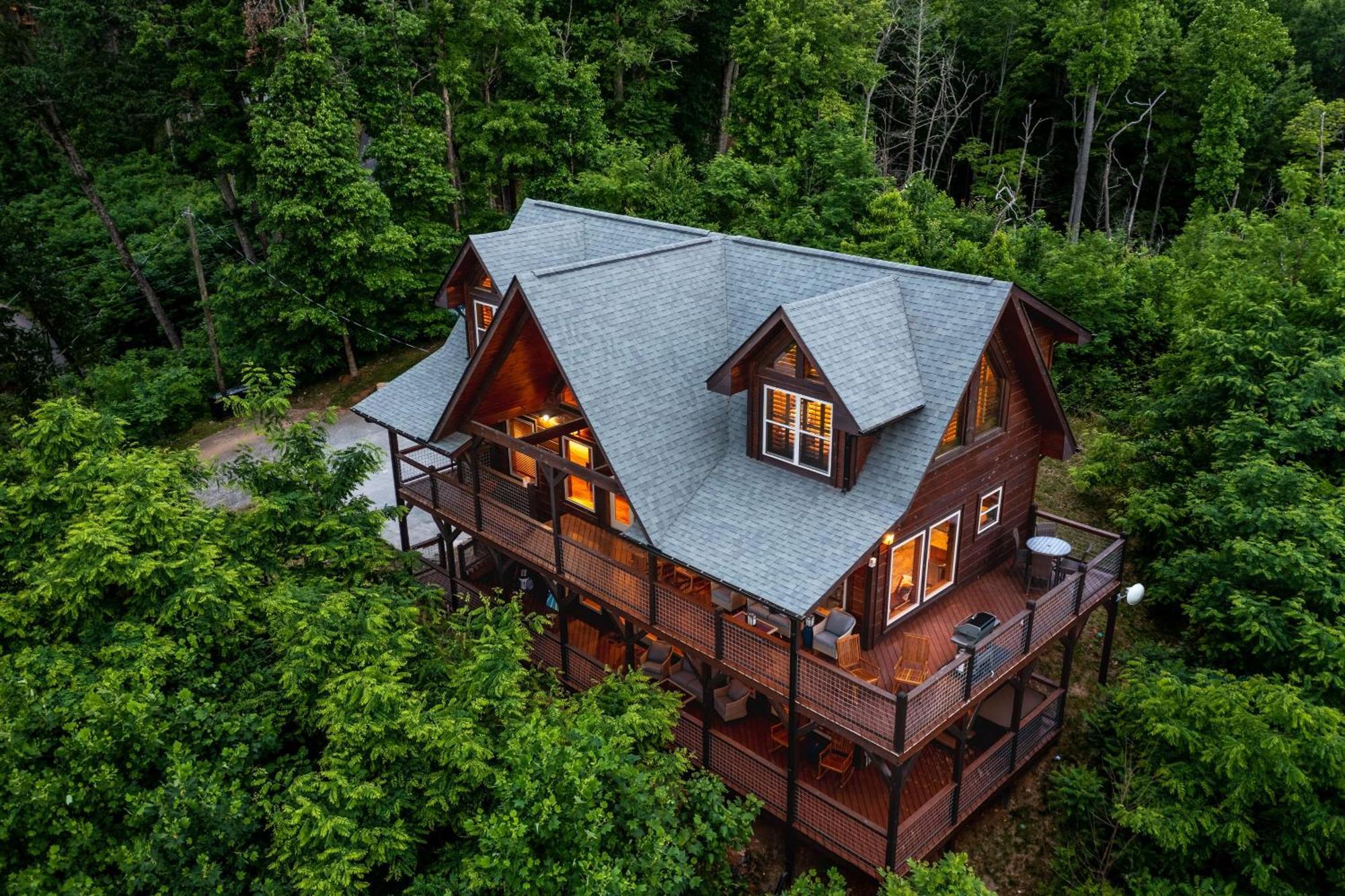 The Solstice - Amenities Galore Mountain Retreat 개틀린버그 외부 사진
