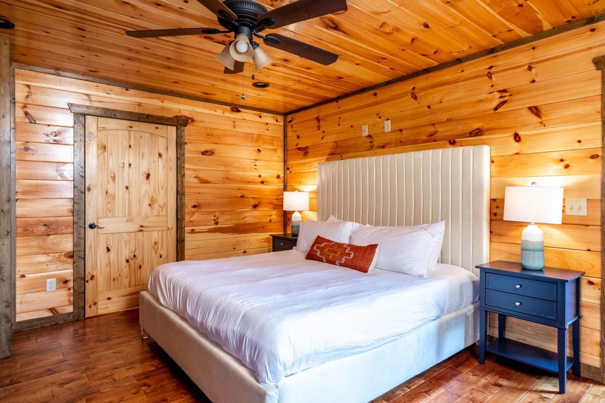 The Solstice - Amenities Galore Mountain Retreat 개틀린버그 외부 사진