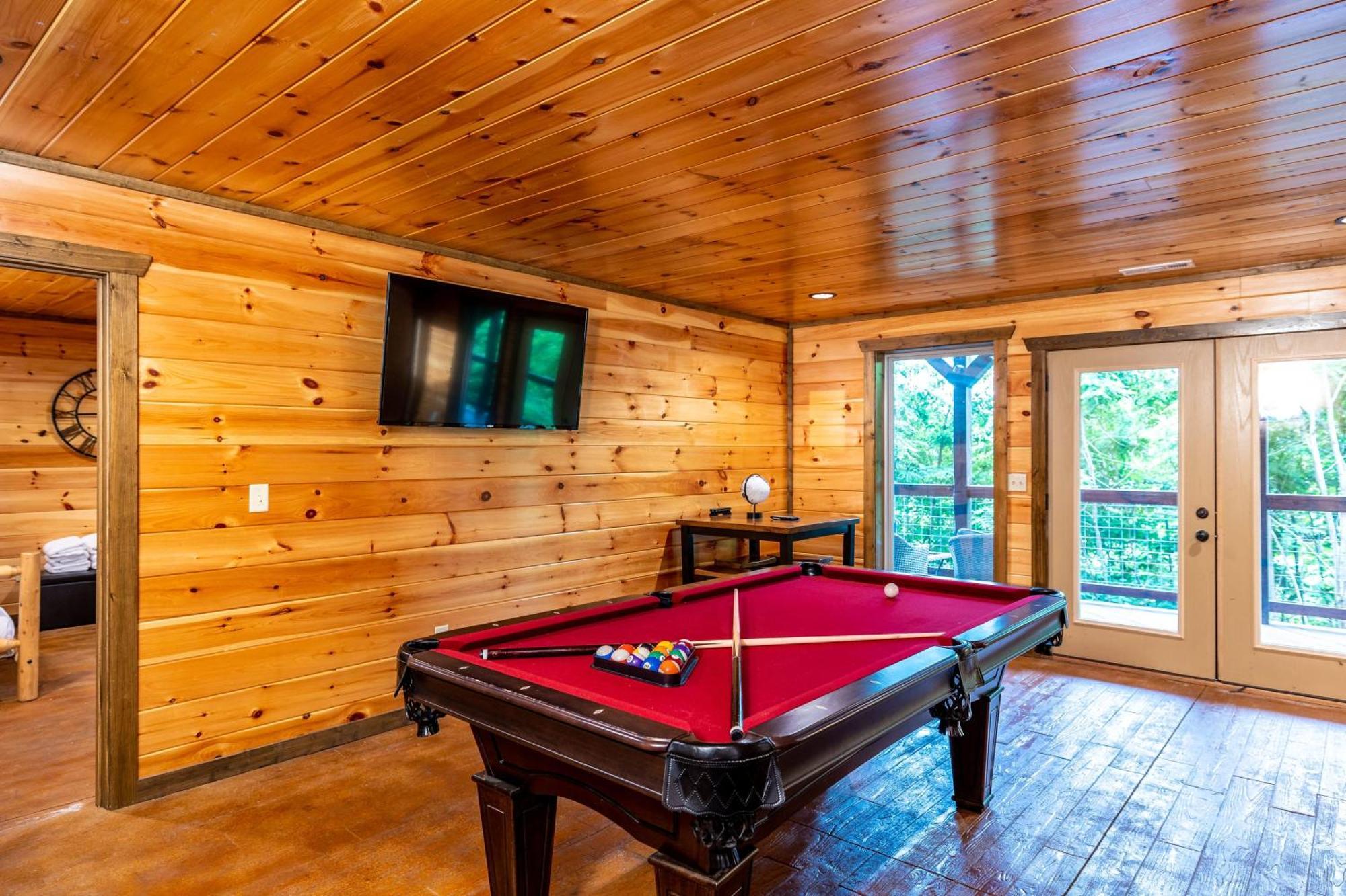 The Solstice - Amenities Galore Mountain Retreat 개틀린버그 외부 사진