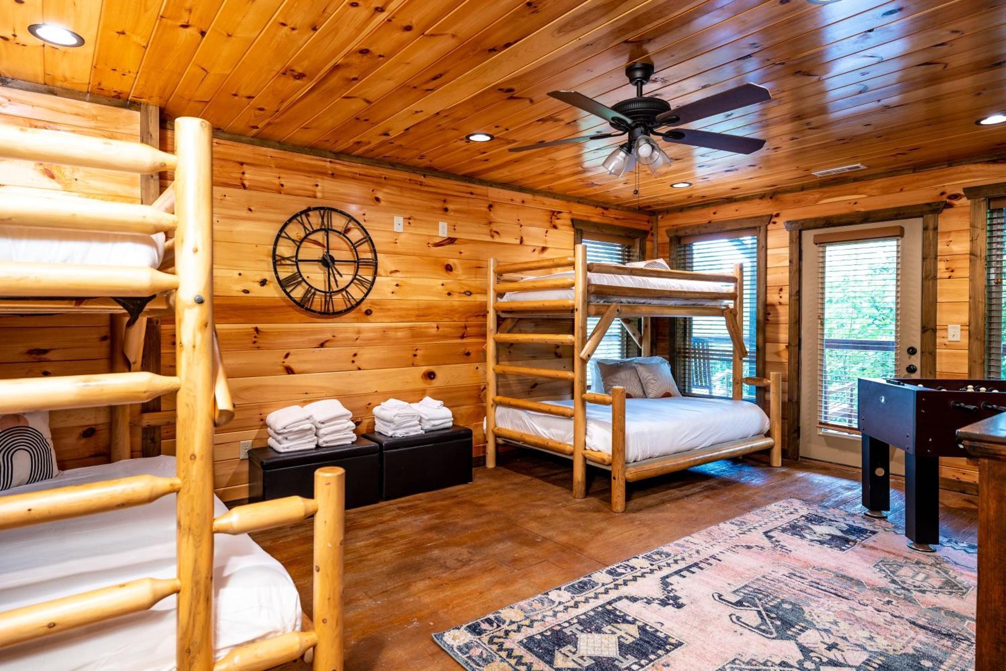 The Solstice - Amenities Galore Mountain Retreat 개틀린버그 외부 사진