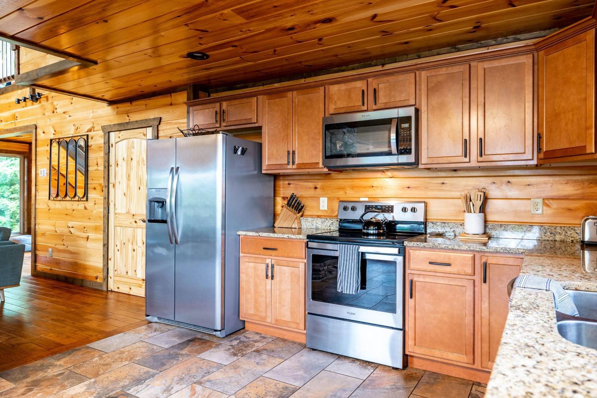 The Solstice - Amenities Galore Mountain Retreat 개틀린버그 외부 사진