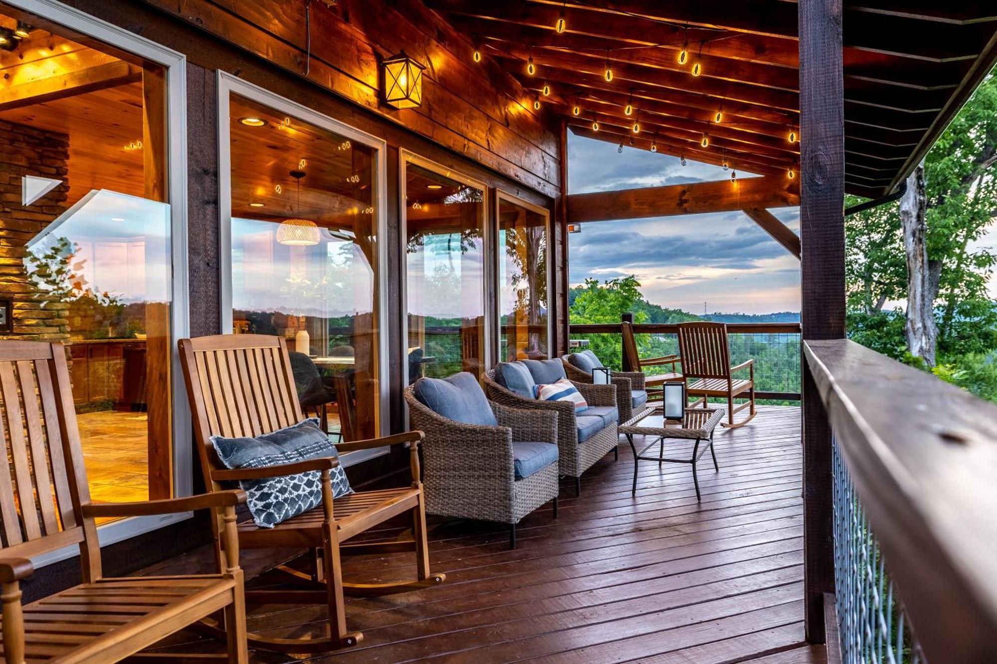 The Solstice - Amenities Galore Mountain Retreat 개틀린버그 외부 사진