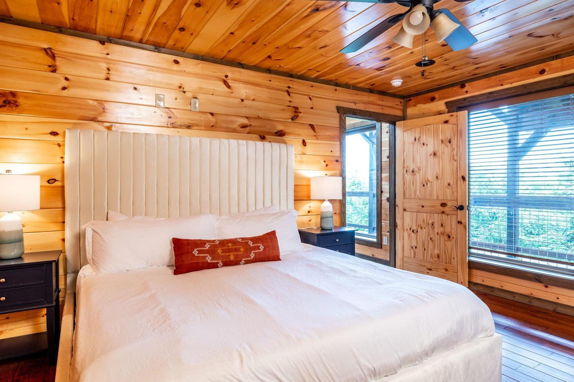 The Solstice - Amenities Galore Mountain Retreat 개틀린버그 외부 사진
