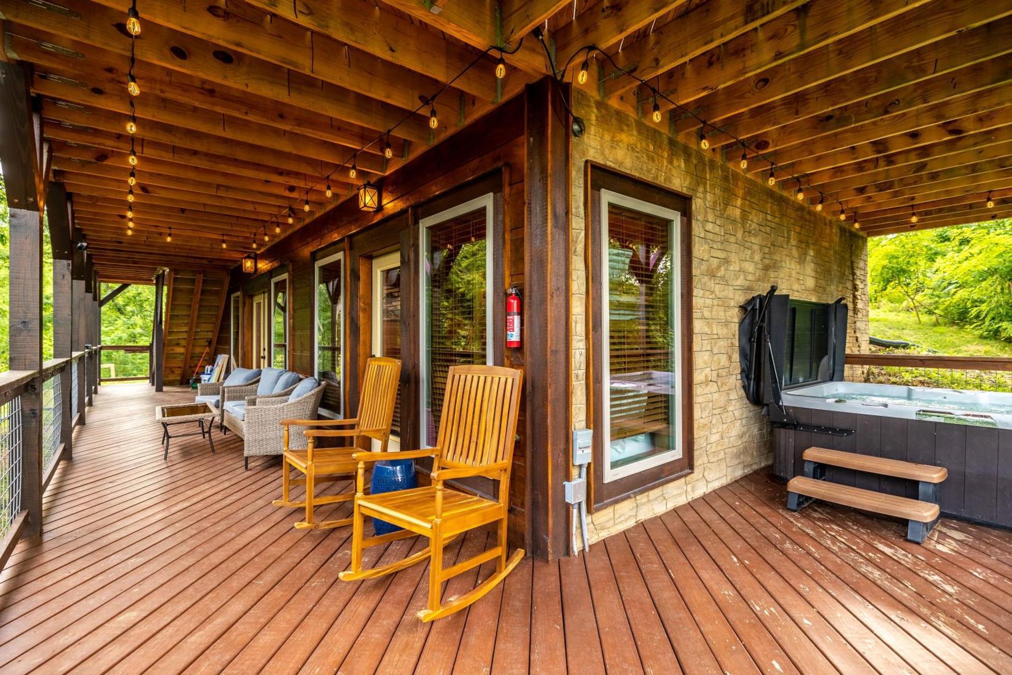 The Solstice - Amenities Galore Mountain Retreat 개틀린버그 외부 사진