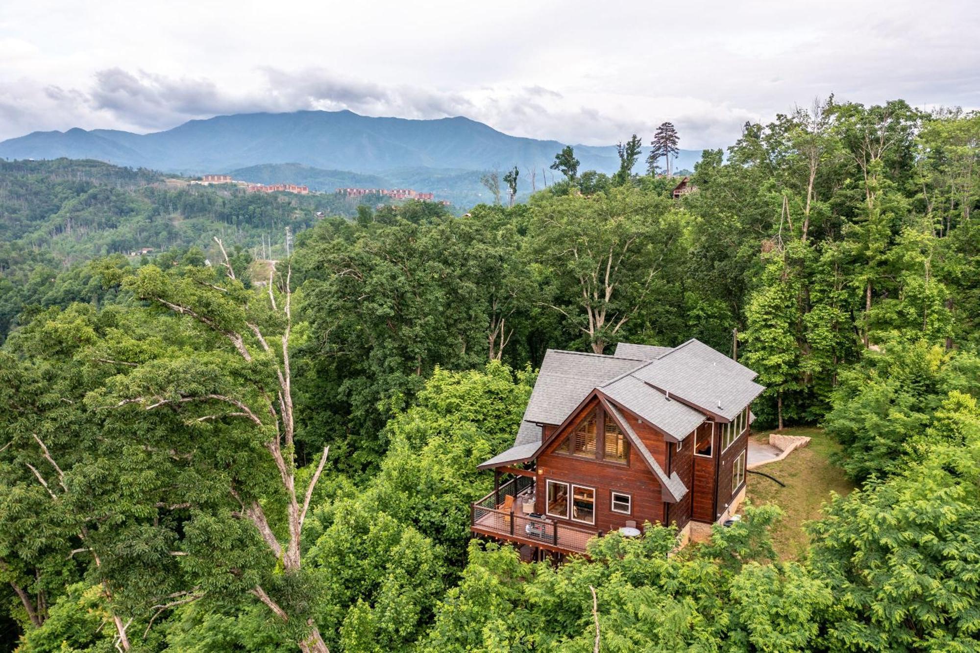 The Solstice - Amenities Galore Mountain Retreat 개틀린버그 외부 사진