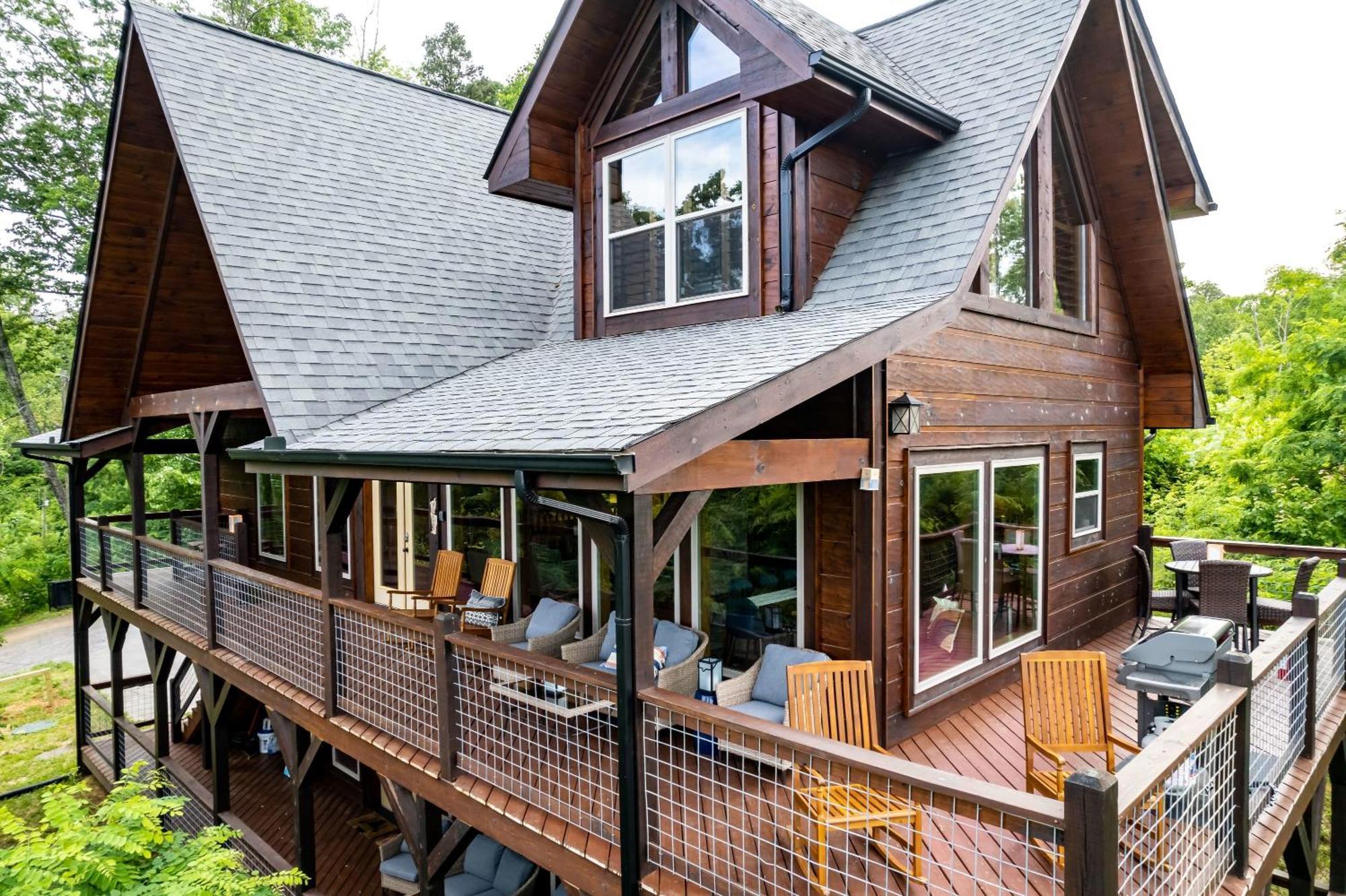 The Solstice - Amenities Galore Mountain Retreat 개틀린버그 외부 사진
