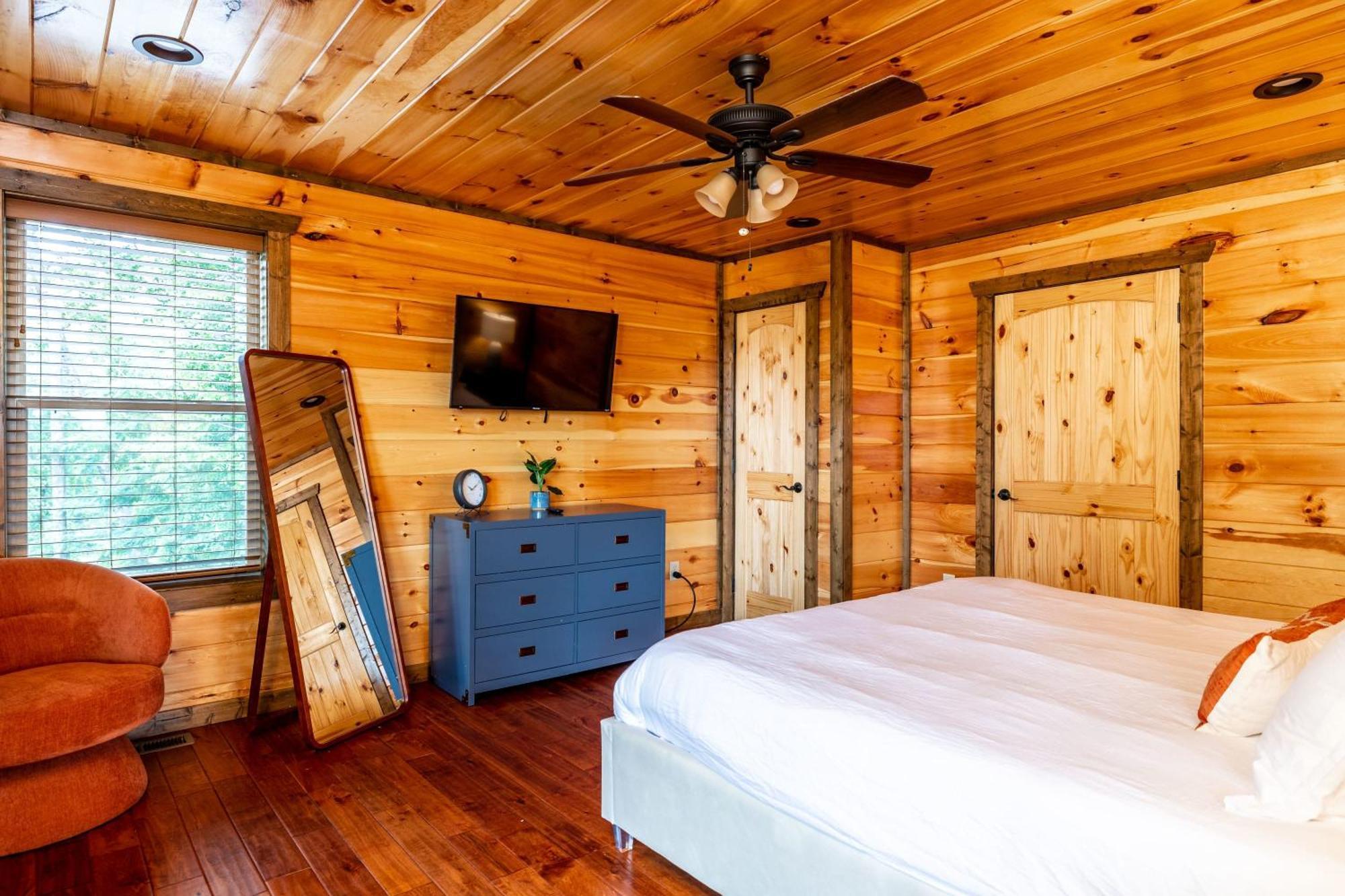 The Solstice - Amenities Galore Mountain Retreat 개틀린버그 외부 사진