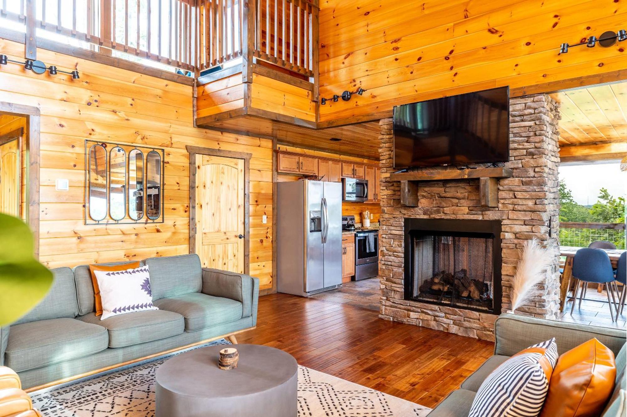 The Solstice - Amenities Galore Mountain Retreat 개틀린버그 외부 사진