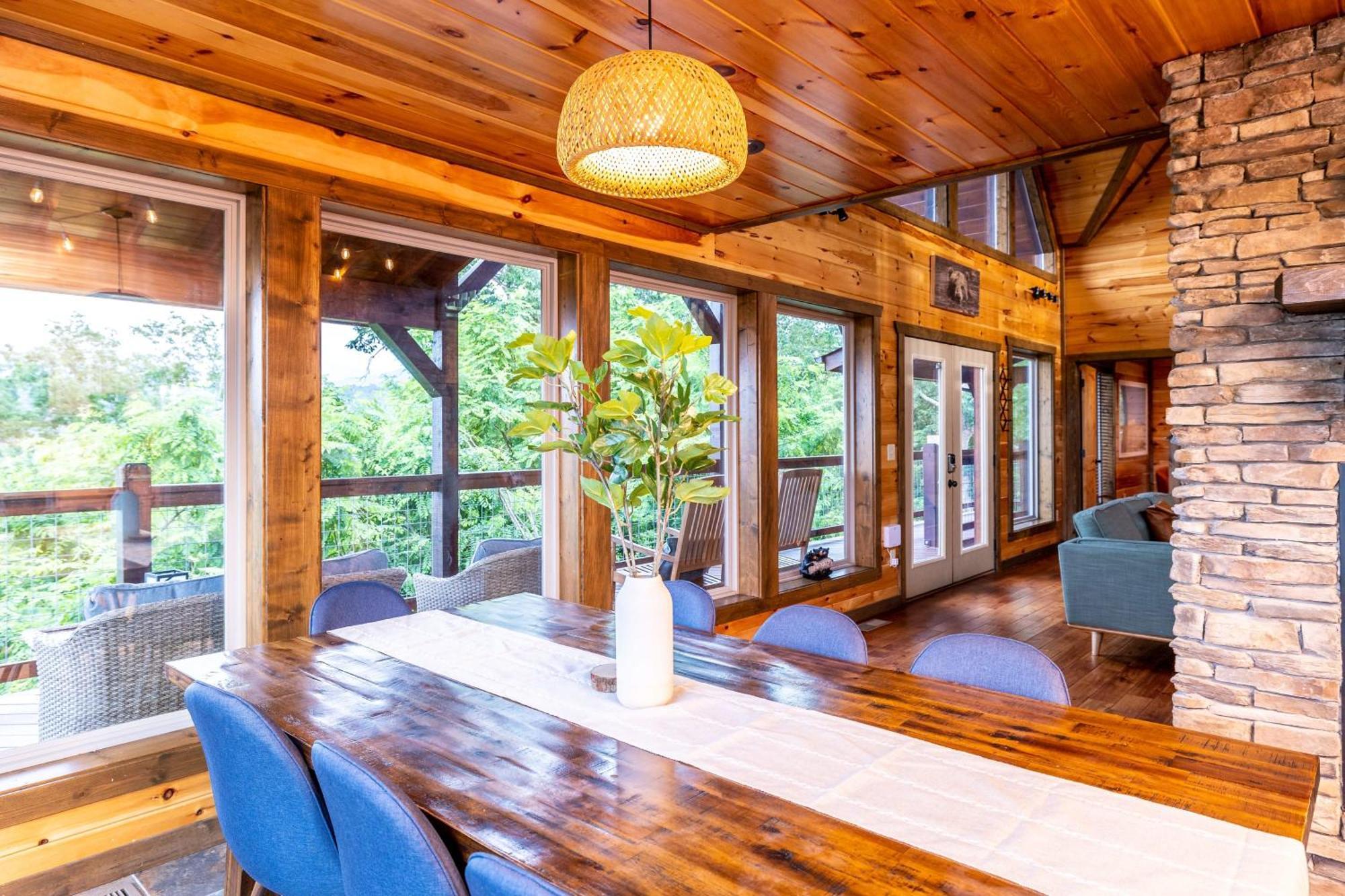 The Solstice - Amenities Galore Mountain Retreat 개틀린버그 외부 사진