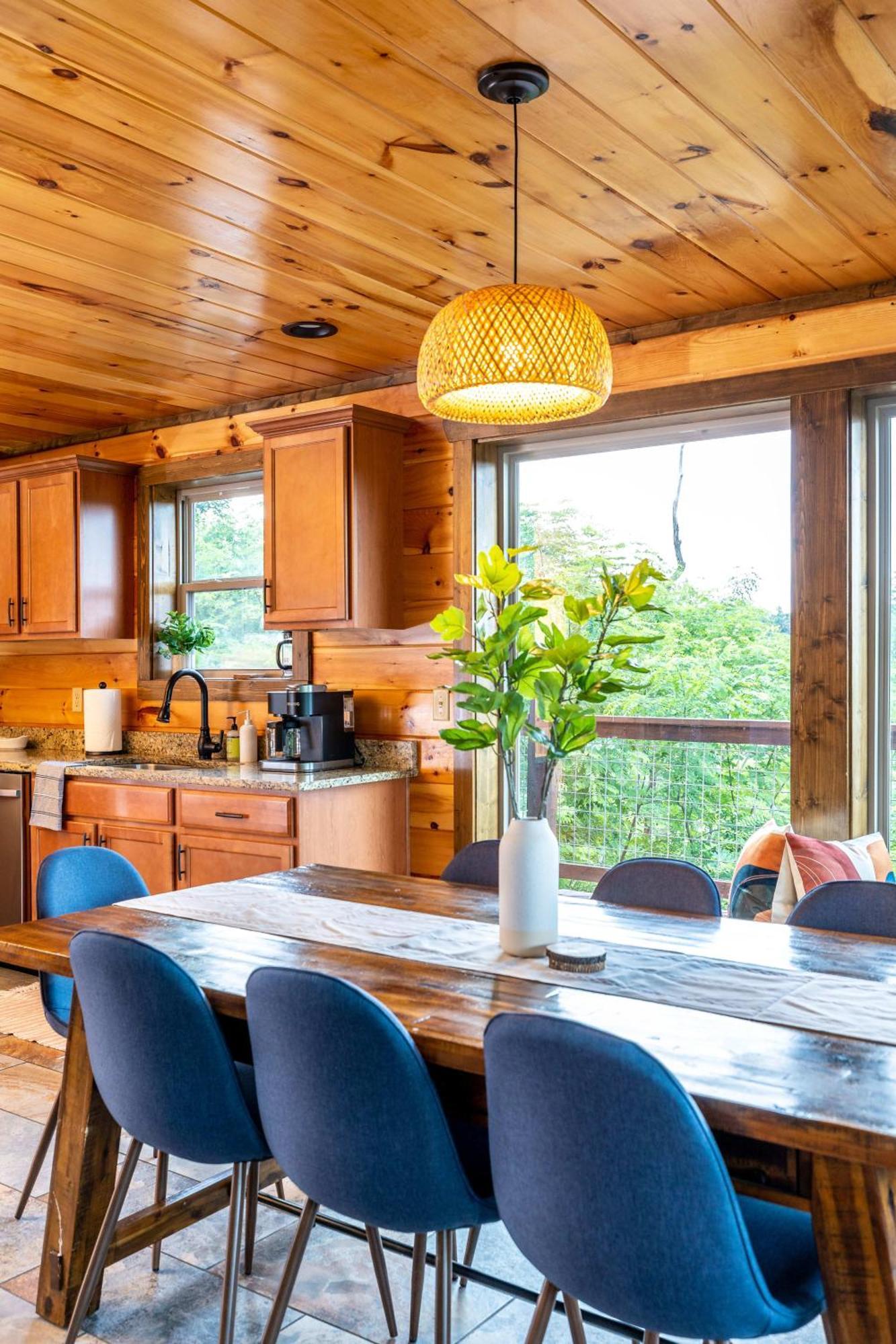 The Solstice - Amenities Galore Mountain Retreat 개틀린버그 외부 사진