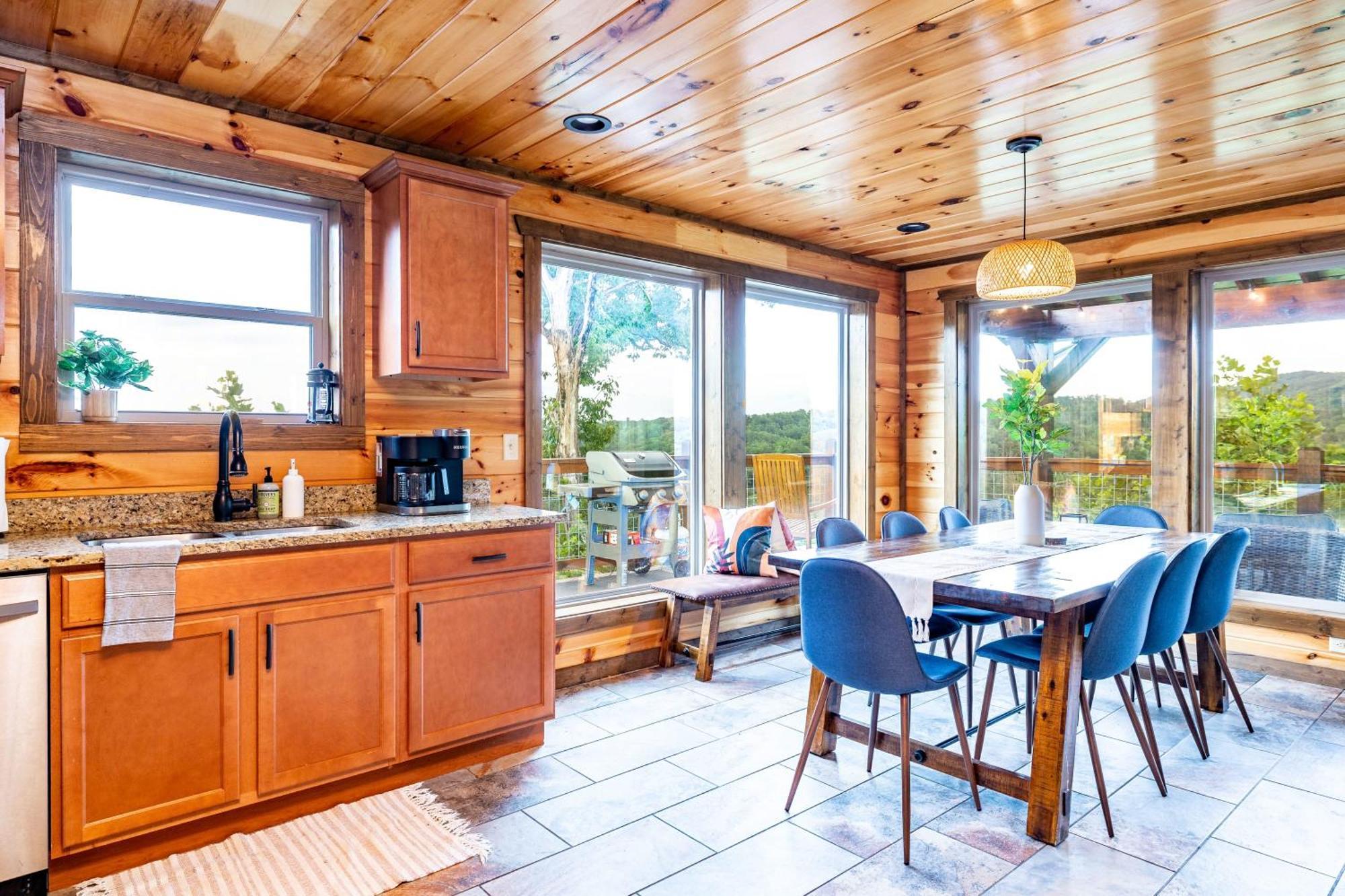 The Solstice - Amenities Galore Mountain Retreat 개틀린버그 외부 사진