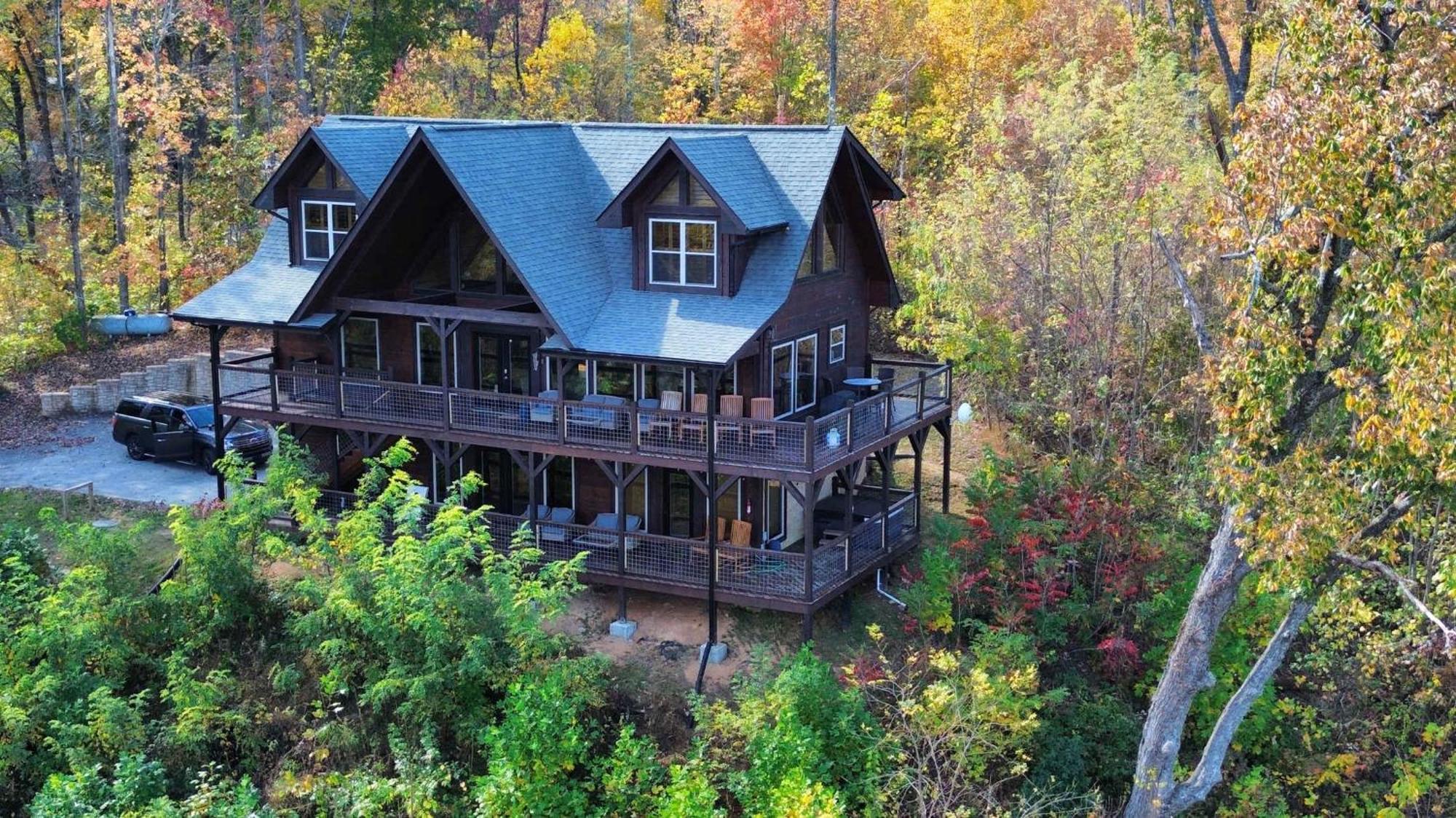 The Solstice - Amenities Galore Mountain Retreat 개틀린버그 외부 사진